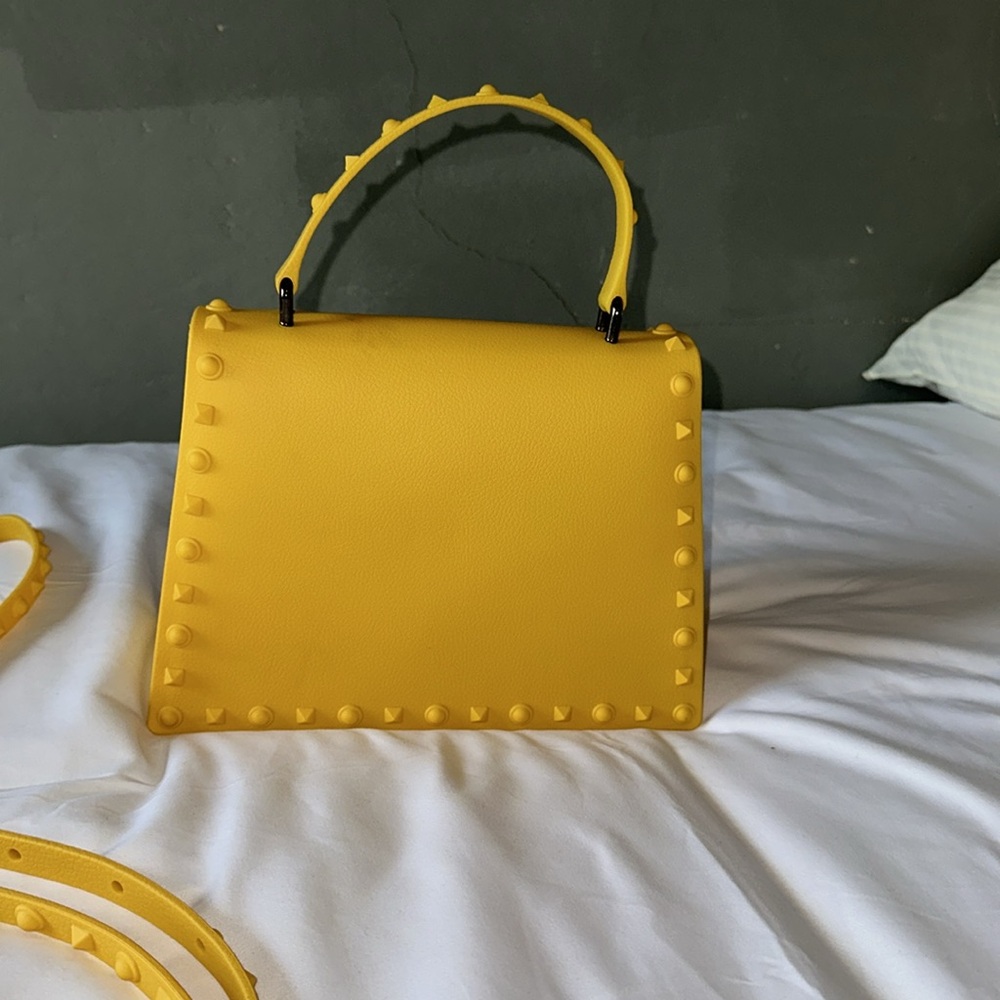 Yellow Purse - Picture 4 of 10
